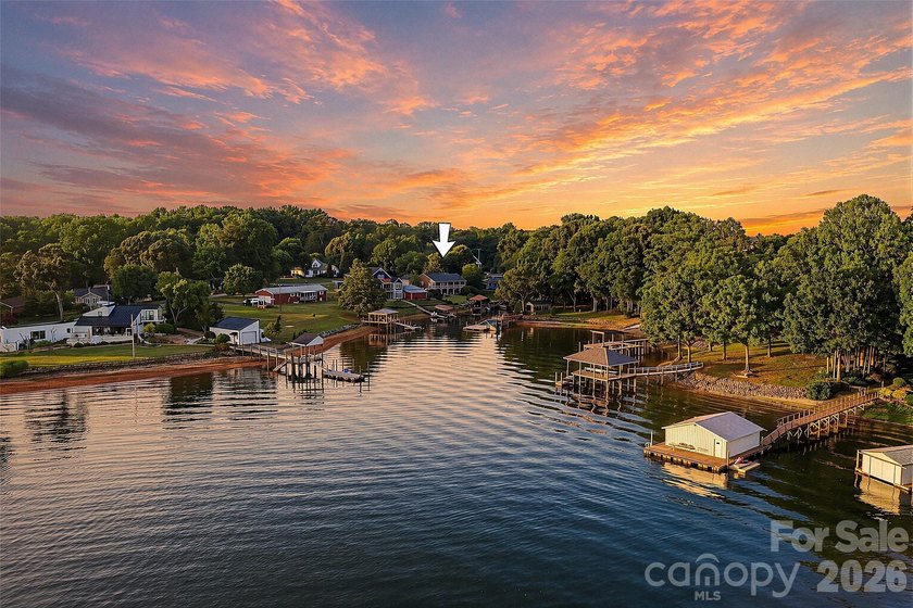 Experience elevated Lake Norman living in this fully renovated - photo 10