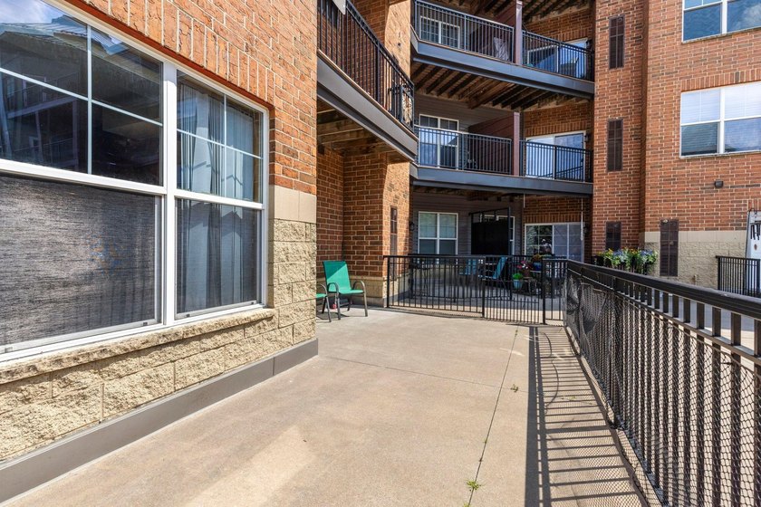 Welcome to easy, one-level living in the heart of Highland Park - photo 25