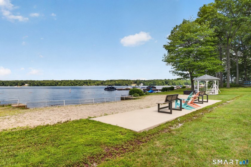 Welcome to your own private retreat on beautiful Gardner Lake! - photo 30