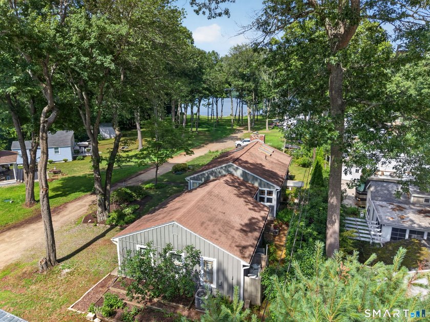 Welcome to your own private retreat on beautiful Gardner Lake! - photo 32