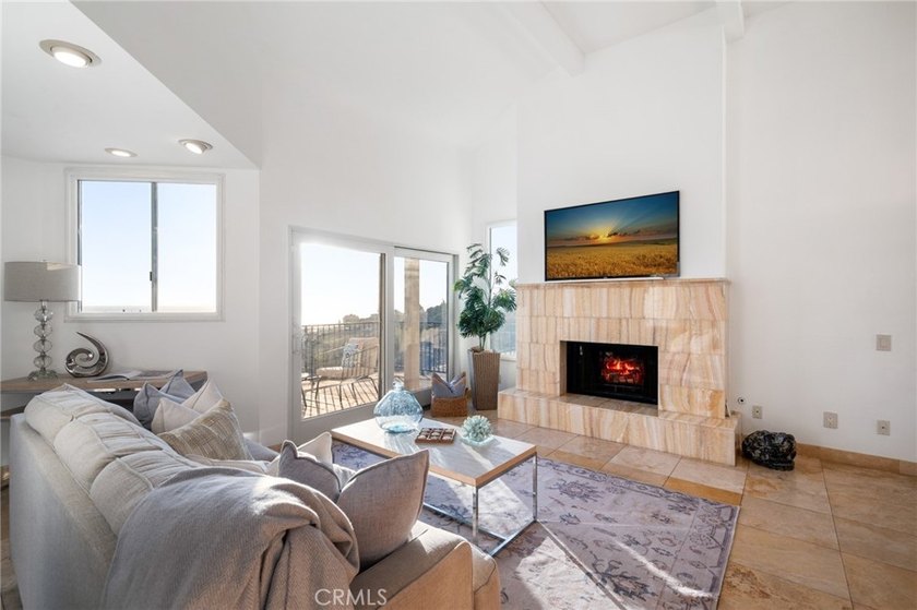 Panoramic ocean views from the living room, family room, dining - photo 12