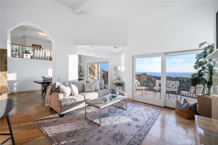 Panoramic ocean views from the living room, family room, dining - photo 13