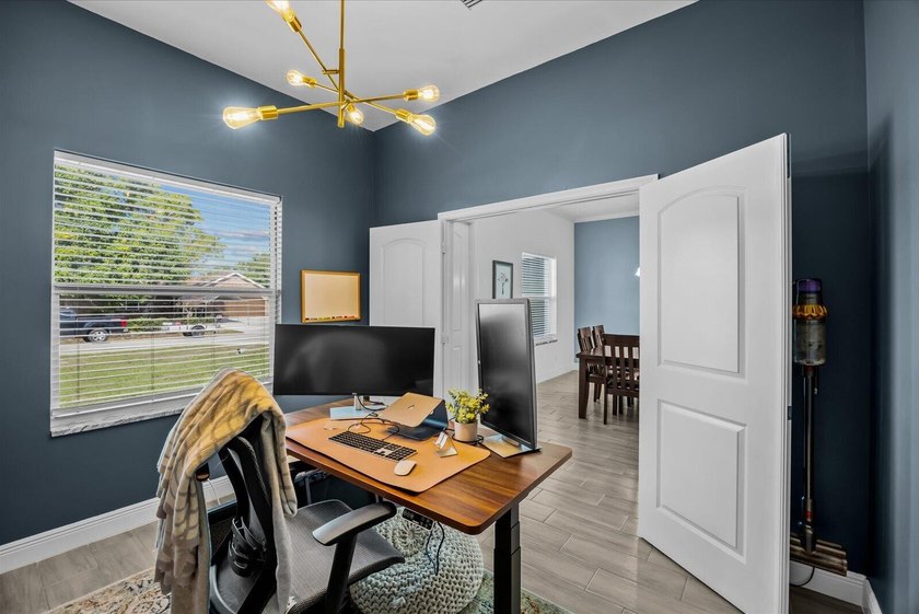 NO HOA! LIKE NEW! Built in 2023, this beautifully upgraded 4-bed - photo 17