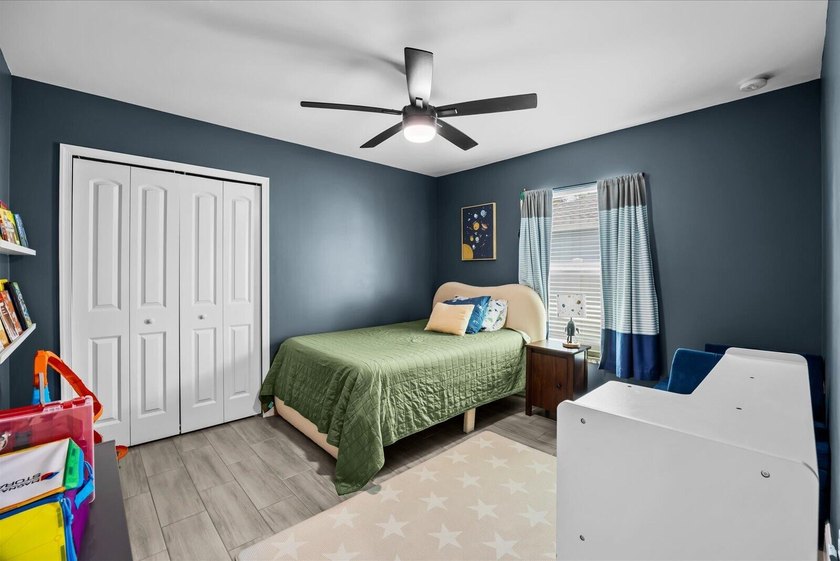 NO HOA! LIKE NEW! Built in 2023, this beautifully upgraded 4-bed - photo 18