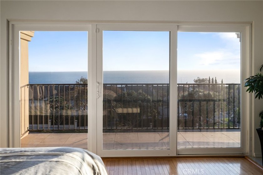 Panoramic ocean views from the living room, family room, dining - photo 22