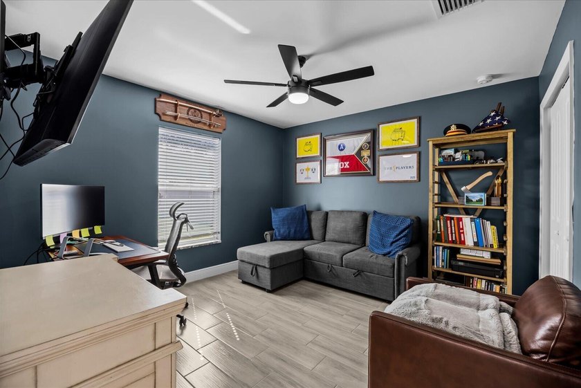 NO HOA! LIKE NEW! Built in 2023, this beautifully upgraded 4-bed - photo 23