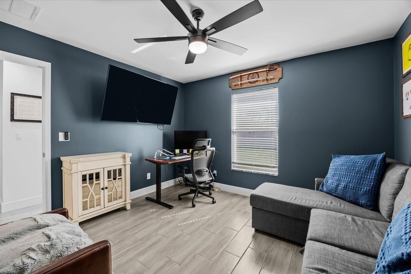 NO HOA! LIKE NEW! Built in 2023, this beautifully upgraded 4-bed - photo 24