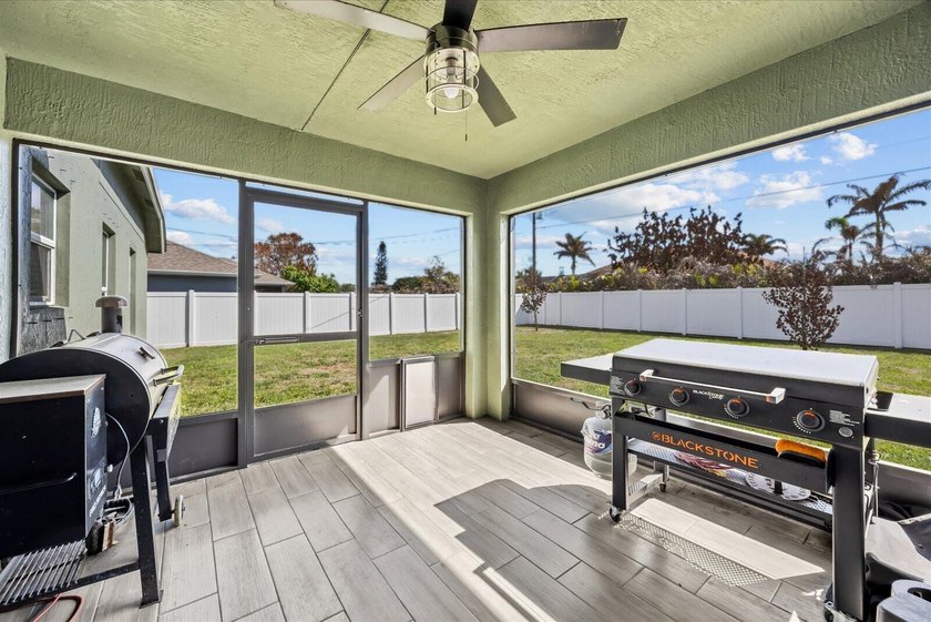 NO HOA! LIKE NEW! Built in 2023, this beautifully upgraded 4-bed - photo 28