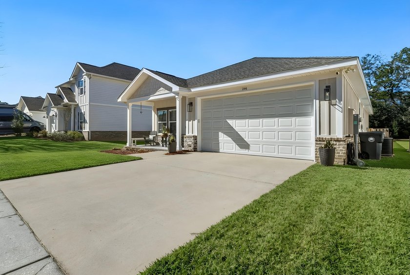 A must-see in Freeport! This 3-bedroom, 2-bath home with a flex - photo 5