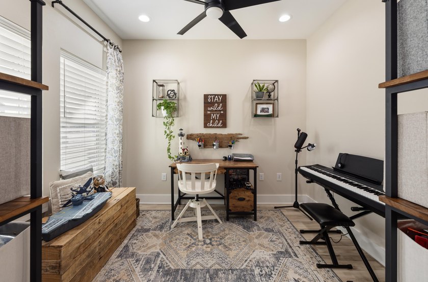 A must-see in Freeport! This 3-bedroom, 2-bath home with a flex - photo 8