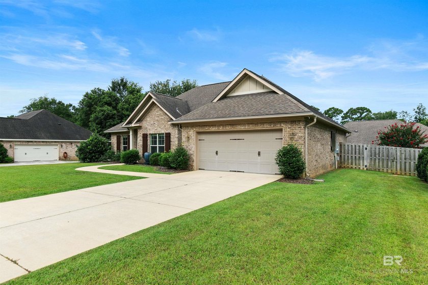 Quality &amp; Craftsmanship by legacy Truland Homes! 3 bedroom, 2 - photo 8
