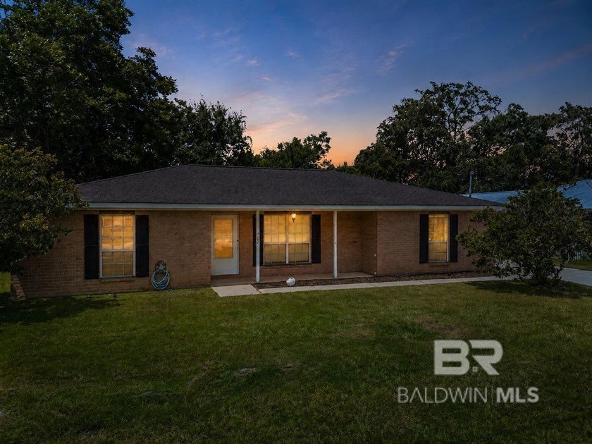 Welcome to this 3 bedroom, 2 bath home offering 1,567 square - photo 33