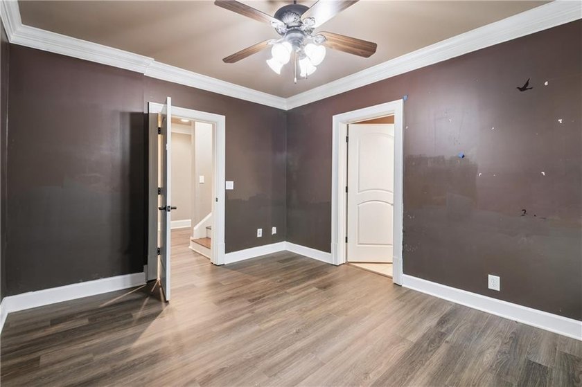 Introducing 1038 Overlook Dr, a residence arranged for everyday - photo 47