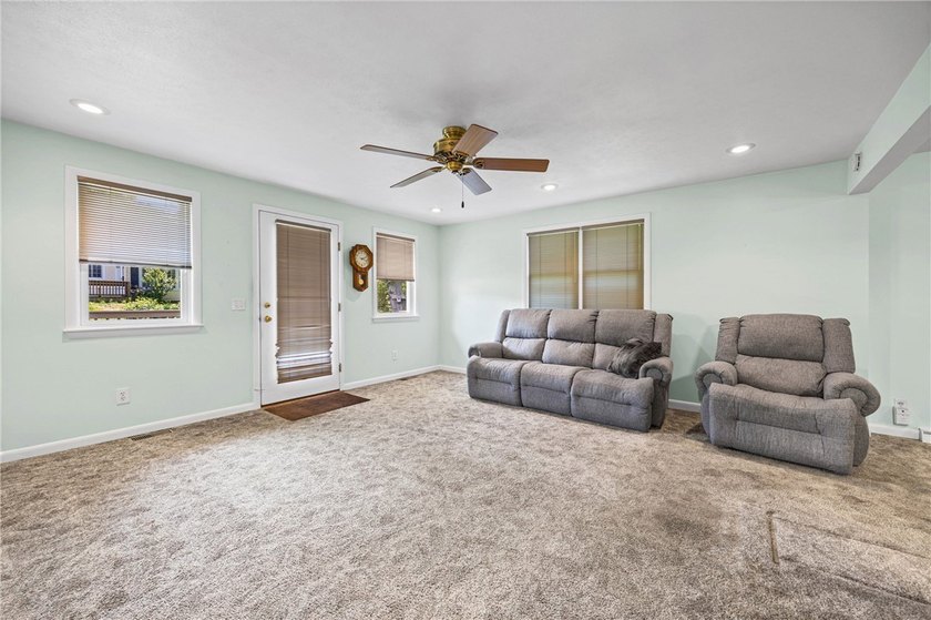 Beautifully maintained and lovingly cared for over the past 30 - photo 6