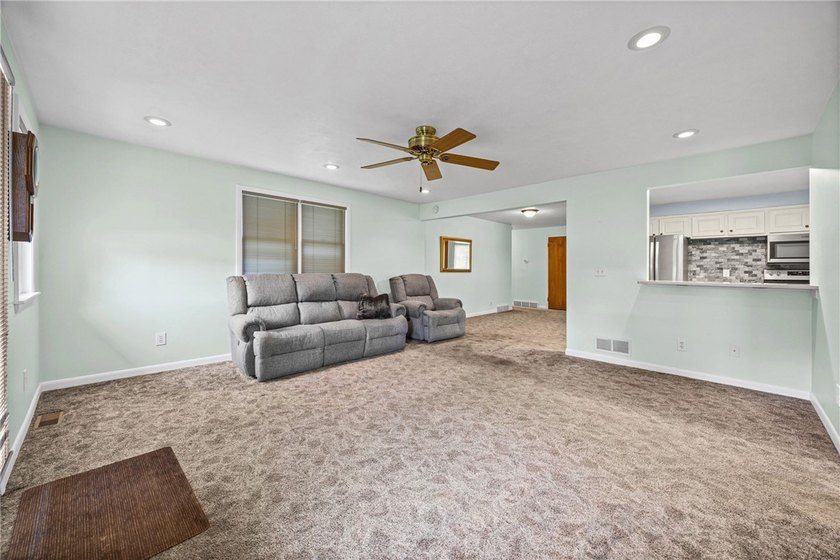 Beautifully maintained and lovingly cared for over the past 30 - photo 7
