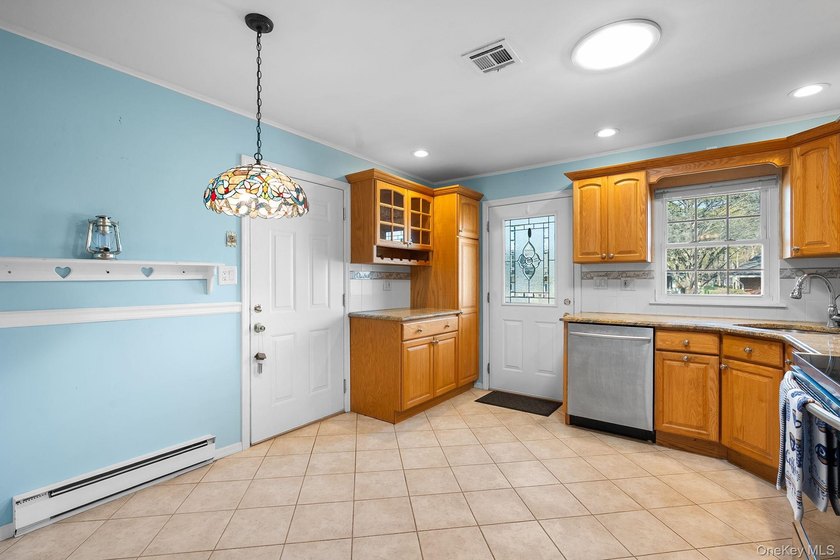 Welcome to the desirable Leisure Village, a vibrant 55+ gated - photo 6