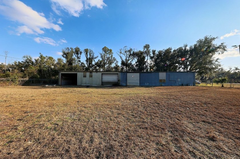 It's rare to find a commercial site this close to town that's - photo 16
