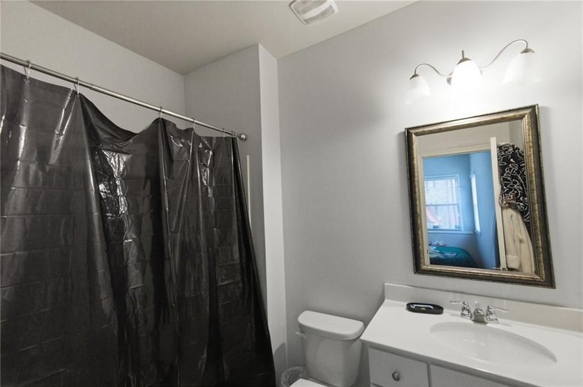Move-in ready and beautifully maintained! This 5-bed,4.5-bath - photo 17