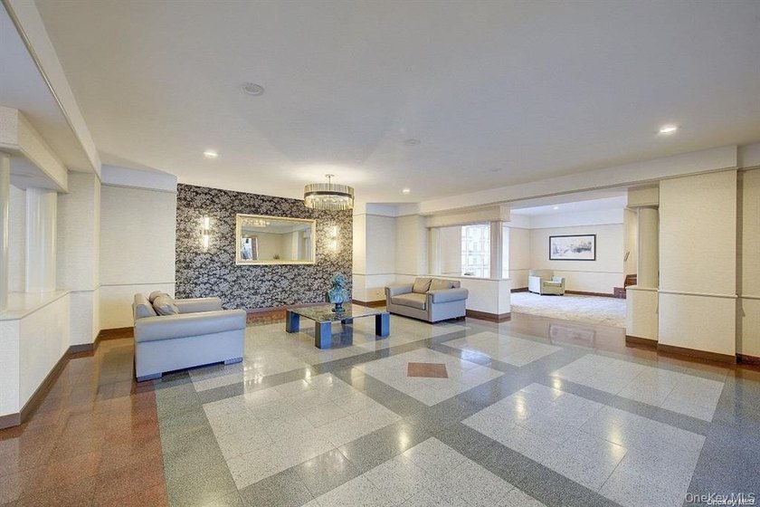 Step into this charming, fully renovated 1BR apartment in Prime - photo 3