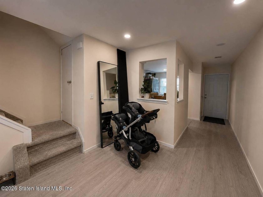 This stunning recently renovated 3 bedrooms duplex condo sits in - photo 7