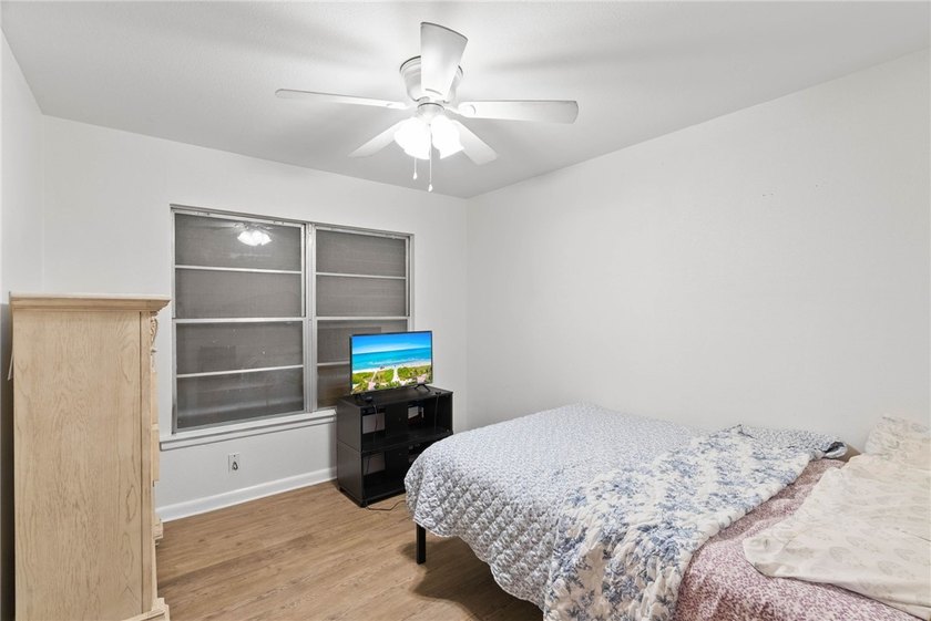Welcome to a beautifully updated, move-in-ready home that's full - photo 13