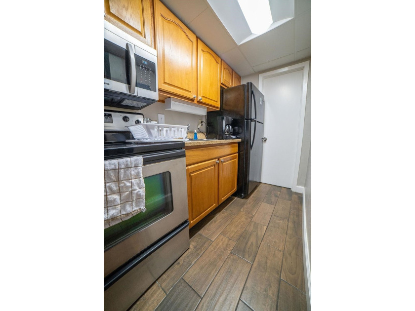 Welcome to this one-bedroom condo with excellent ocean views up - photo 14