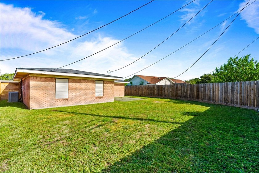 Welcome to a beautifully updated, move-in-ready home that's full - photo 14