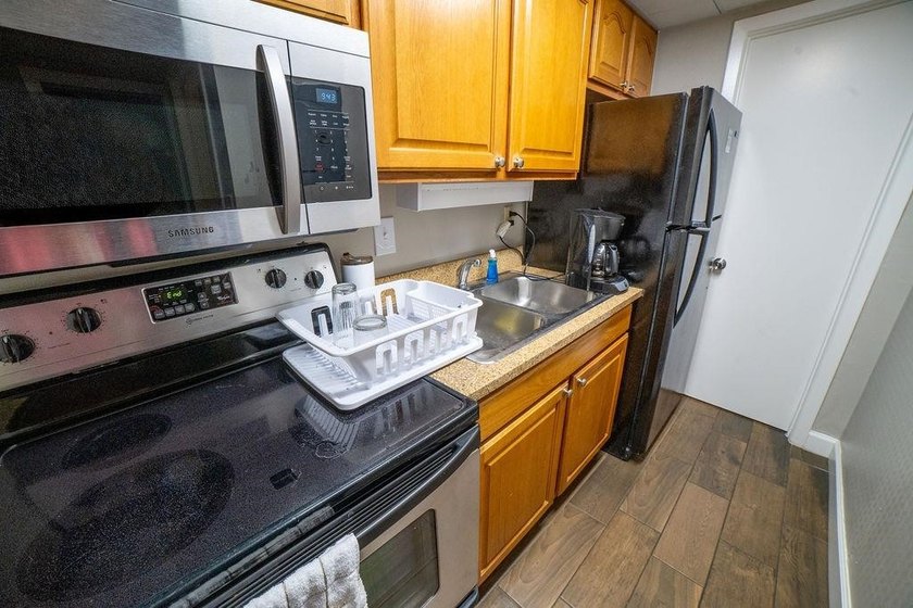 Welcome to this one-bedroom condo with excellent ocean views up - photo 15