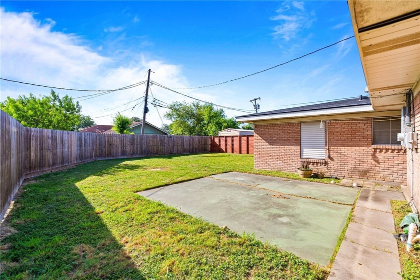 Welcome to a beautifully updated, move-in-ready home that's full - photo 15