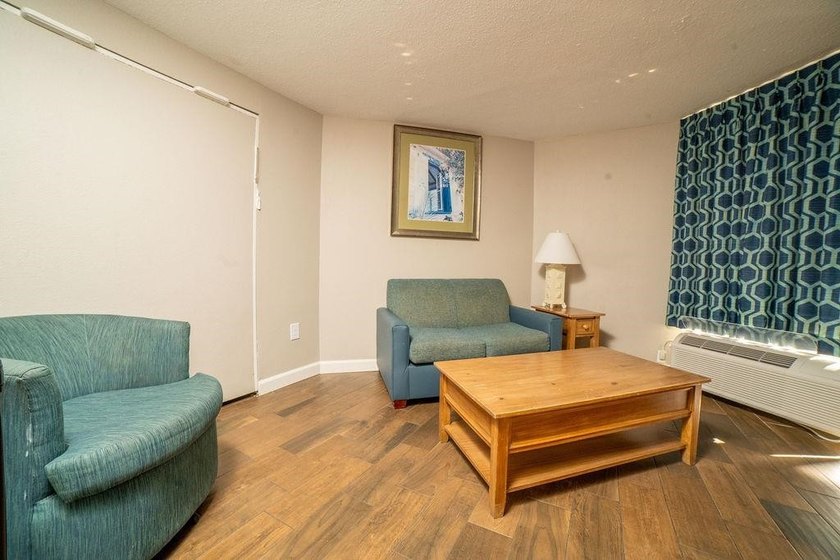 Welcome to this one-bedroom condo with excellent ocean views up - photo 21