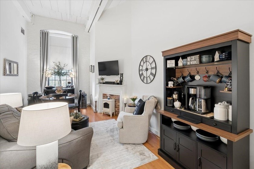 The key to homeownership starts with this stunning - photo 8