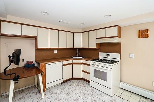 Welcome to this wonderful mid-block Hi Ranch offering space - photo 9