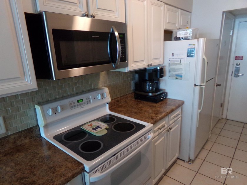 This is your opportunity to own a 3 bedroom, 3 bath direct gulf - photo 8