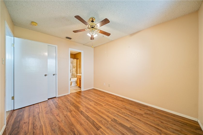 Welcome to The Mansions! This charming 2 bedroom, 2 full - photo 22
