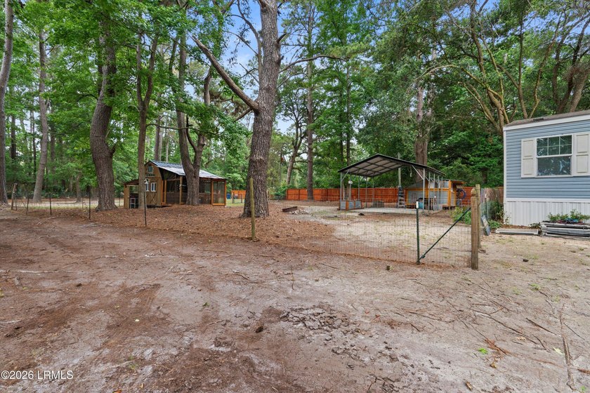 Experience the versatility of this unique Lady's Island property - photo 4