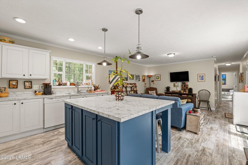 Experience the versatility of this unique Lady's Island property - photo 10