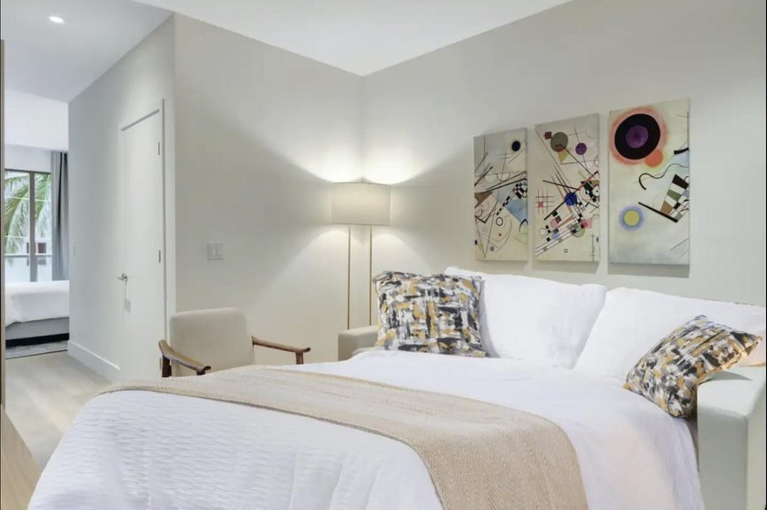 Turn-key and fully furnished 1-bedroom, 1-bath unit in the heart - photo 11