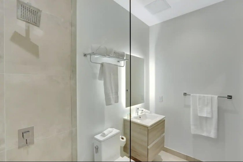 Turn-key and fully furnished 1-bedroom, 1-bath unit in the heart - photo 12