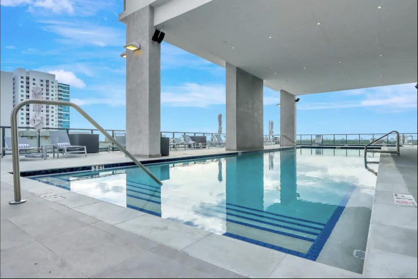 Turn-key and fully furnished 1-bedroom, 1-bath unit in the heart - photo 14