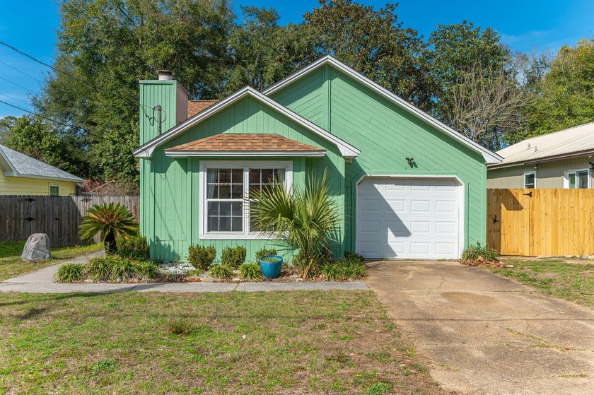 MAJOR PRICE REDUCTION! Backyard OASIS with new deck just - photo 2