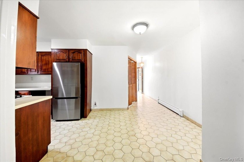 2 family Brick Semi attached Ideally located in Pelham Gardens - photo 10