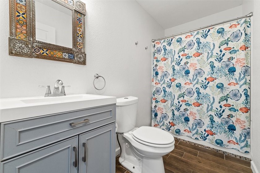 Situated on a spacious 0.31-acre lot in Flour Bluff, this - photo 14