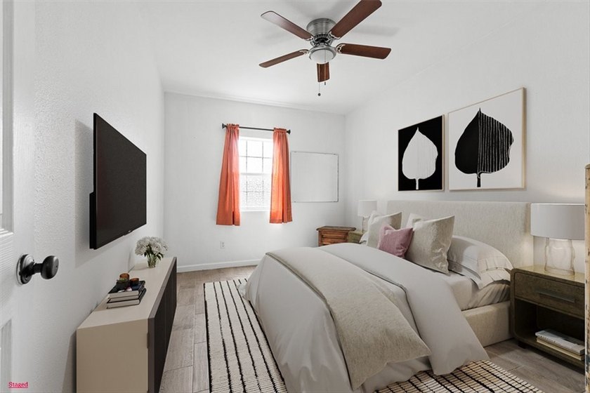 Situated on a spacious 0.31-acre lot in Flour Bluff, this - photo 17