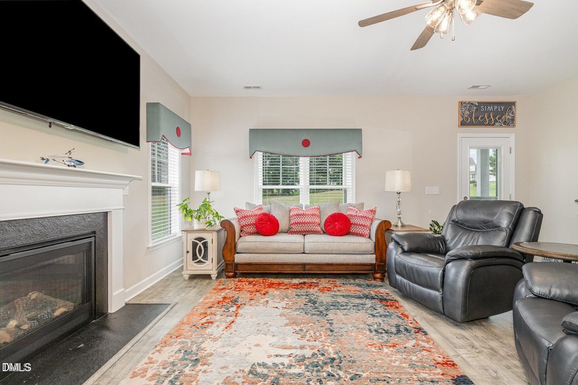Up to 4,000 in closing cost with acceptable offer. Beautifully - photo 17