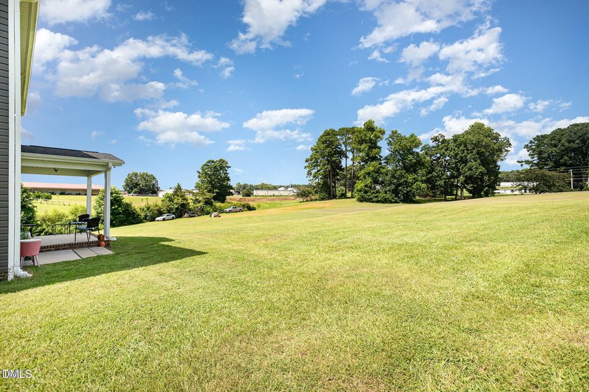 Up to 4,000 in closing cost with acceptable offer. Beautifully - photo 29