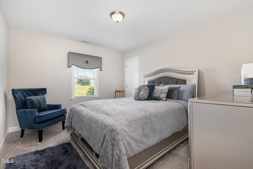 Up to 4,000 in closing cost with acceptable offer. Beautifully - photo 37