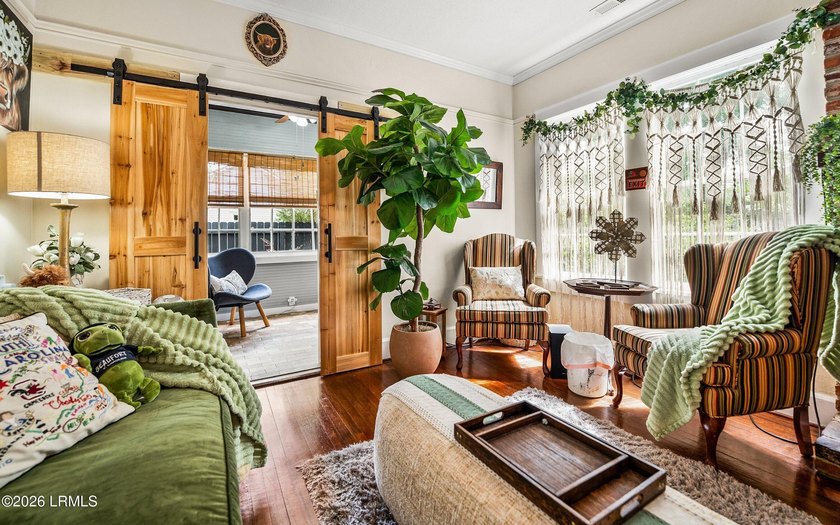 Discover a rare opportunity to own a beautiful 4 bedroom, 4 bath - photo 5