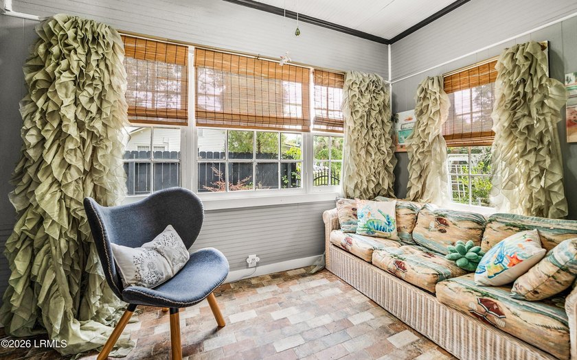 Discover a rare opportunity to own a beautiful 4 bedroom, 4 bath - photo 9