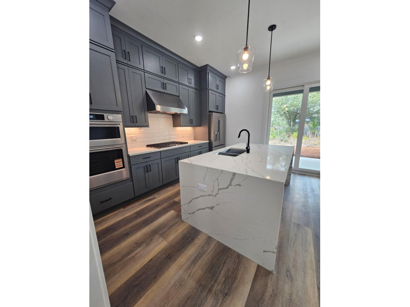 MOVE-IN READY &amp; $5K IN FLEX CASH!! You've got to see this one! - photo 7