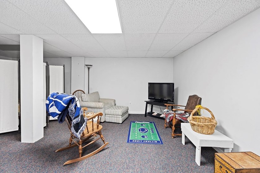 LAKEFRONT TOWNHOME WITH SPACE, VIEWS, AND UNMATCHED CONVENIENCE - photo 19